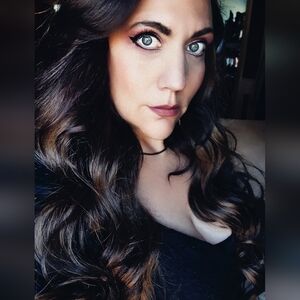 Meet your Posher, Dena